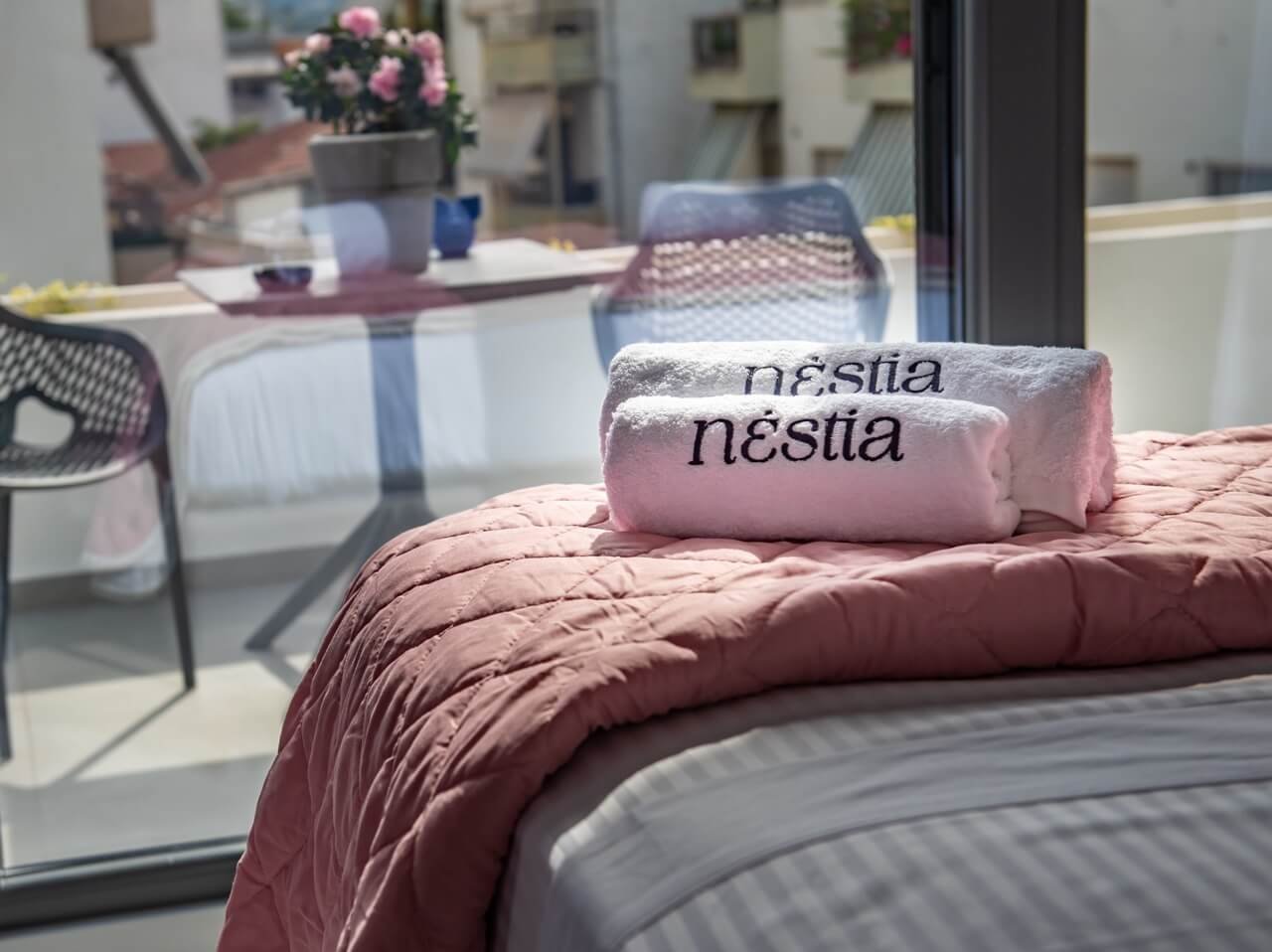 nestia-280 Large