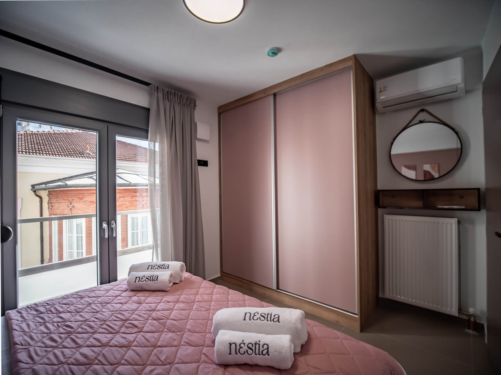 Nestia pink room apartments for rent airbnb volos 18 1