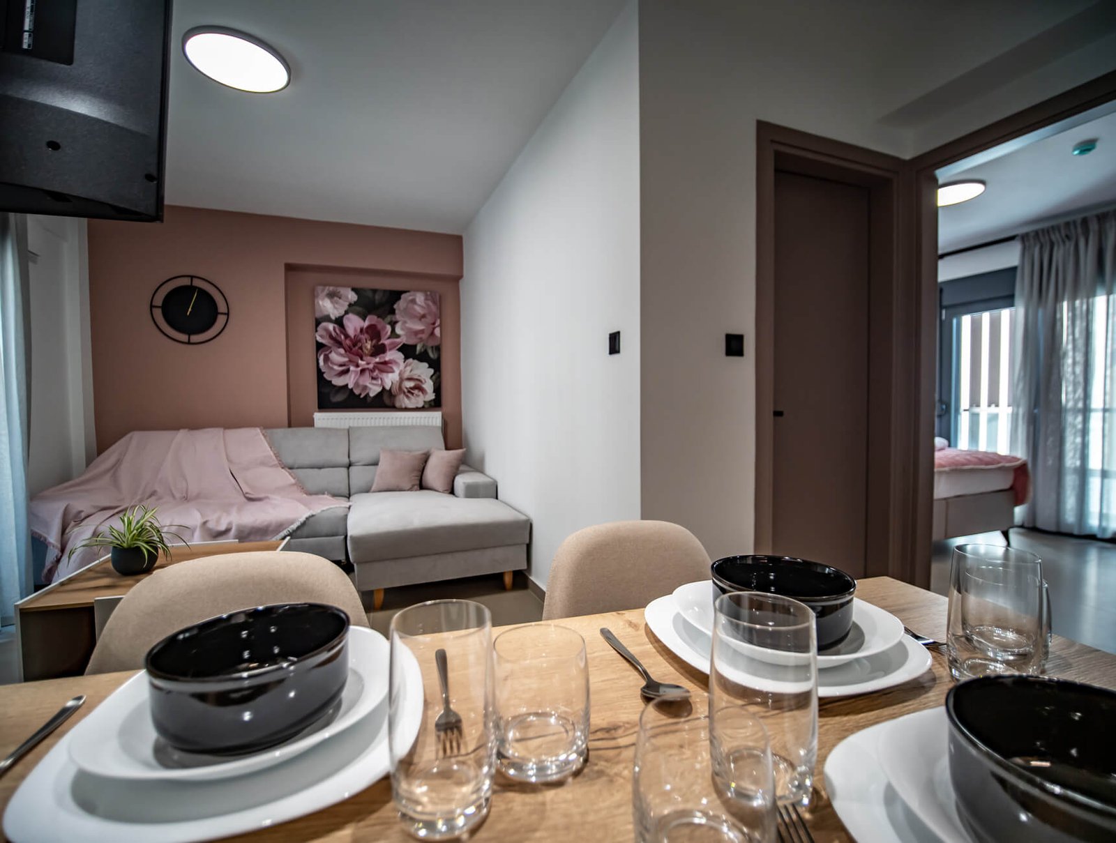 Nestia pink room apartments for rent airbnb volos 21 1